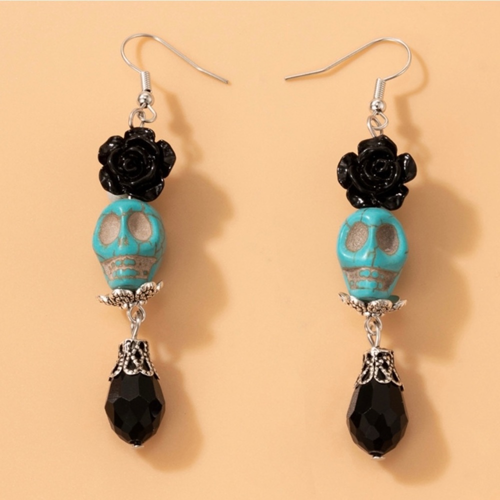 Imitation Turquoise NWT Skull Earrings